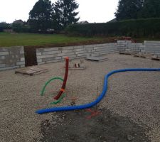 Jour 2 élévation des murs et préparation de la dalle