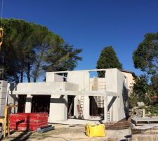 Acrot&egrave;res terrasse R+1