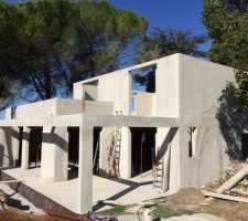 Acrot&egrave;res terrasse R+1