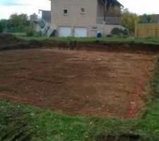 Retrait de la  terre fini reste plus qu'a creuser les fondation