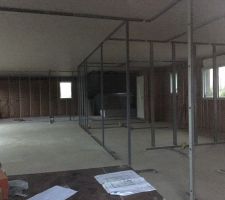 Placo plafond et montant presque fini.