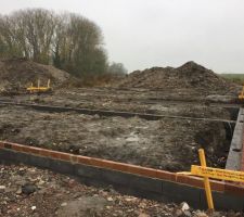 Fers pos&eacute;s, parpaings pos&eacute;s