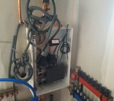 Chaudière gaz en cours de pose
