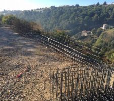 Les ferrailles des fondations sont là !