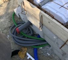 Tous les tuyaux de VRD sont là.