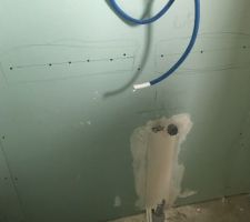Arrivée eau lavabo salle de bain