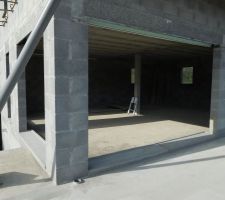 Vue depuis la nouvelle terrasse sur les baies du séjour.