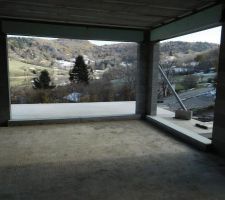 Vue des baies du séjour sur la nouvelle terrasse.