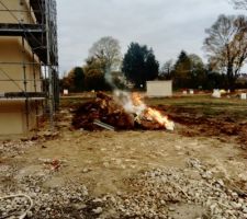 Photo prise pas Cemoi77 du feu sur lot 61