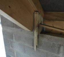 Scellement des fixations sur le côté de la jacobine. Il s'agit d'une action corrective car les fixations étaient trop proches du bord de l'agglo et l'avaient fait éclater.