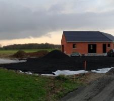 Cour et dalle b&eacute;ton du garage