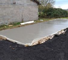 Dalle b&eacute;ton du garage coul&eacute;e