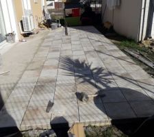 Carrelage extérieur en cours