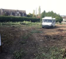 Abattage Cerisier et Nettoyage Terrain quasi fini ! 

Ca bosse faut pas croire :) !