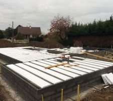 La dalle en béton  arrive bientôt ?