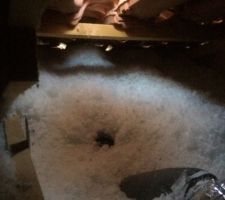 LE TUYAU DU RENIFLARD NE VA PAS JUSQU'EN HAUT.