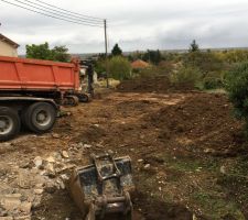 Mise à plat du terrain à l'emplacement de la maison