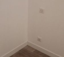 La pose des plinthes