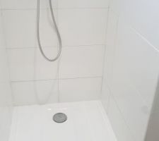 Douche Salle de bains ( Manque la porte)