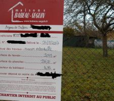 Pose du panneau sur le terrain c'est parti pour les deux mois de recours au tiers :p