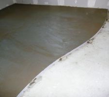 Chape maigre du sol de la cuisine