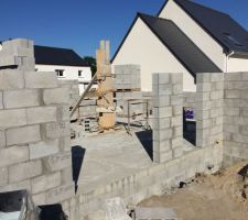 25 mai 2017 : &eacute;l&eacute;vation des murs