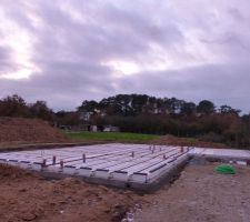 Pose plancher hourdis / poutrelles / treillis et r&eacute;servation r&eacute;seaux