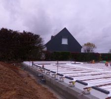 Pose plancher hourdis / poutrelles / treillis et r&eacute;servation r&eacute;seaux