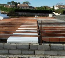 Vue d'est en ouest avec le mur de refend au milieu