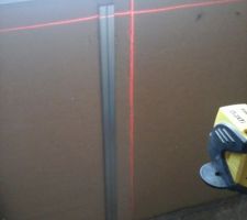 Le laser pour que les jonctions de panneaux soit bien  droites !