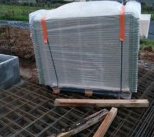 Arrivée du matériel pour la dalle du vide sanitaire