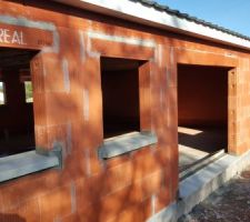 Rebord de fenêtres et de baie vitré fait