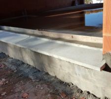 Rebord de fenêtres et de baie vitré fait