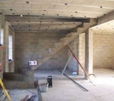 Pose des clips pour les rails du plafond