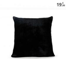 Petites taies d?oreillers pour des coussins supplementaires sur le canapé