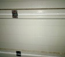 Moisissure au niveau du plancher du garage.