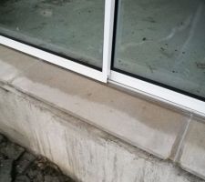 Seuil baie ouest. Joint refait.