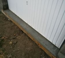 Seuil garage coul&eacute; sur place