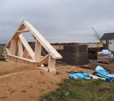 Charpente livrée sur le chantier