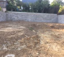 Mur de sout&egrave;nement achev&eacute;.