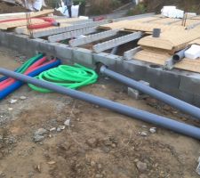 Installation réseaux dans VS. Pose longrines.