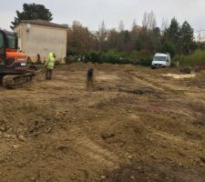 Le ferraillage ou comme écrit dans la notice : semaine filante en béton armé B25 de 50 cm de largeur et 30 cm de hauteur
longrine 6 barres
ancrange -0,80m du terrain naturel