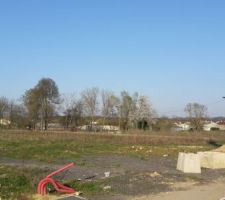 Premi&egrave;re photo le jour de la signature du contrat de r&eacute;servation.