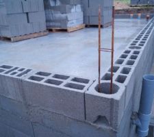 &eacute;l&eacute;vation des murs: 1er rang