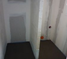 Placard et wc bas