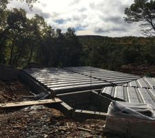 On a choisi un plancher chauffant. première étape l'isolation