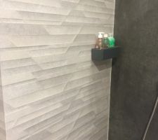 Carrelage à relief pour la douche