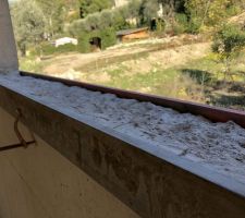 Préparation et installation d'appuis de fenêtres en ardoise