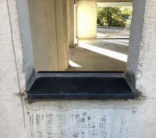 Préparation et installation d'appuis de fenêtres en ardoise