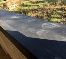 Préparation et installation d'appuis de fenêtres en ardoise